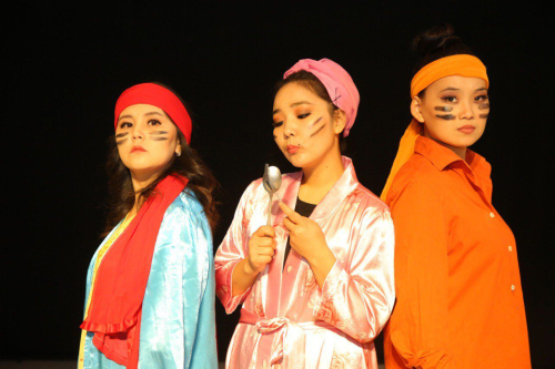 Алда жаш жубайлар, ай!