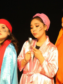 Алда жаш жубайлар, ай!