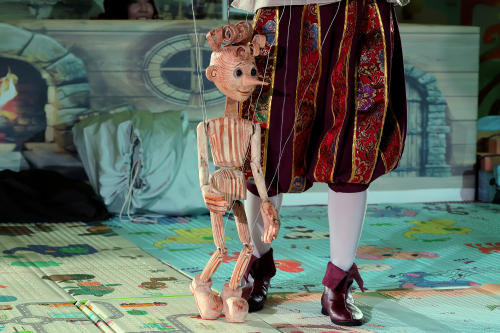 ДЕРЕВЯШКИ.  ГОРОД ДЛЯ ПИНОККИО